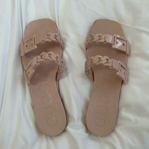 GUCCI LIGHT PINK SANDALS